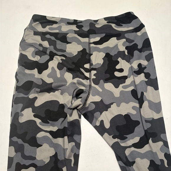 New Directions Women’s Black and Gray Leggings Set - Picture 7 of 13